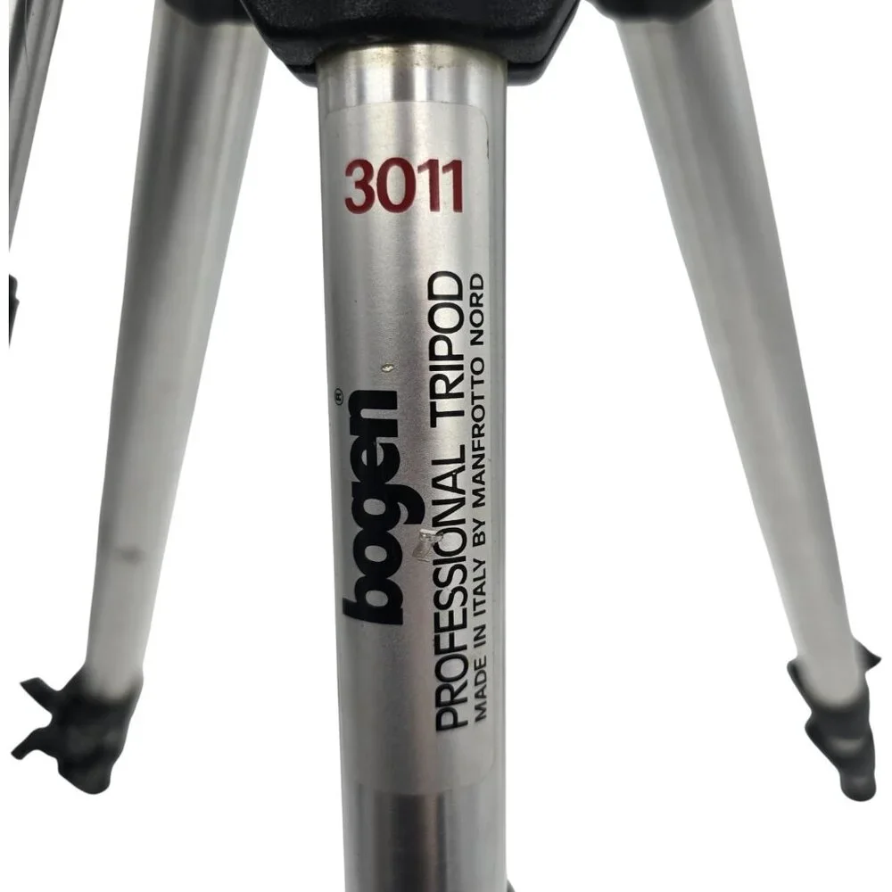 Bogen 3011 Professional Camera Tripod w/ 3063 Pan Tilt Fluid Head Made in Italy